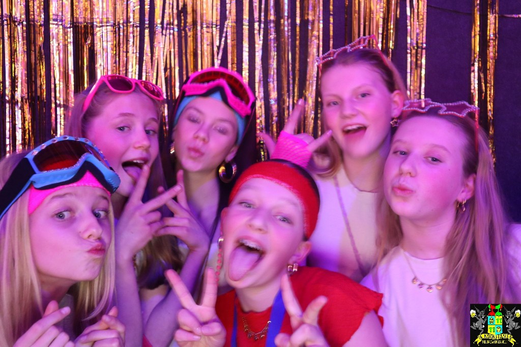 ../Images/Jeugd Opwarmbal Photobooth 398.jpg